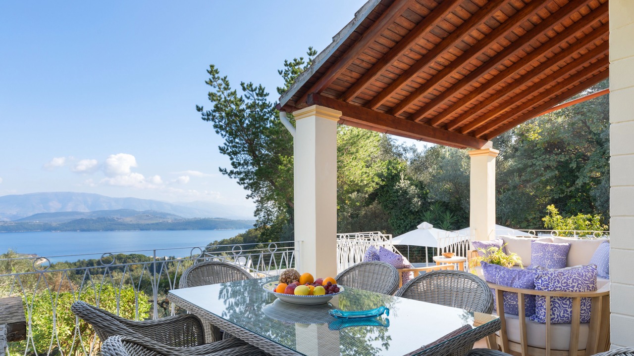 Photo of Outdoor in Petaleia
