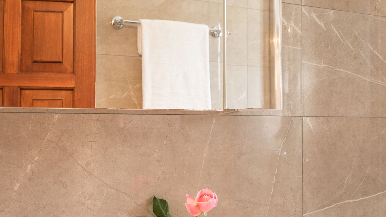 Photo of Bathroom in Petaleia