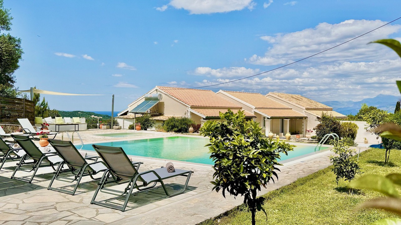 Photo of Outdoor in Petaleia