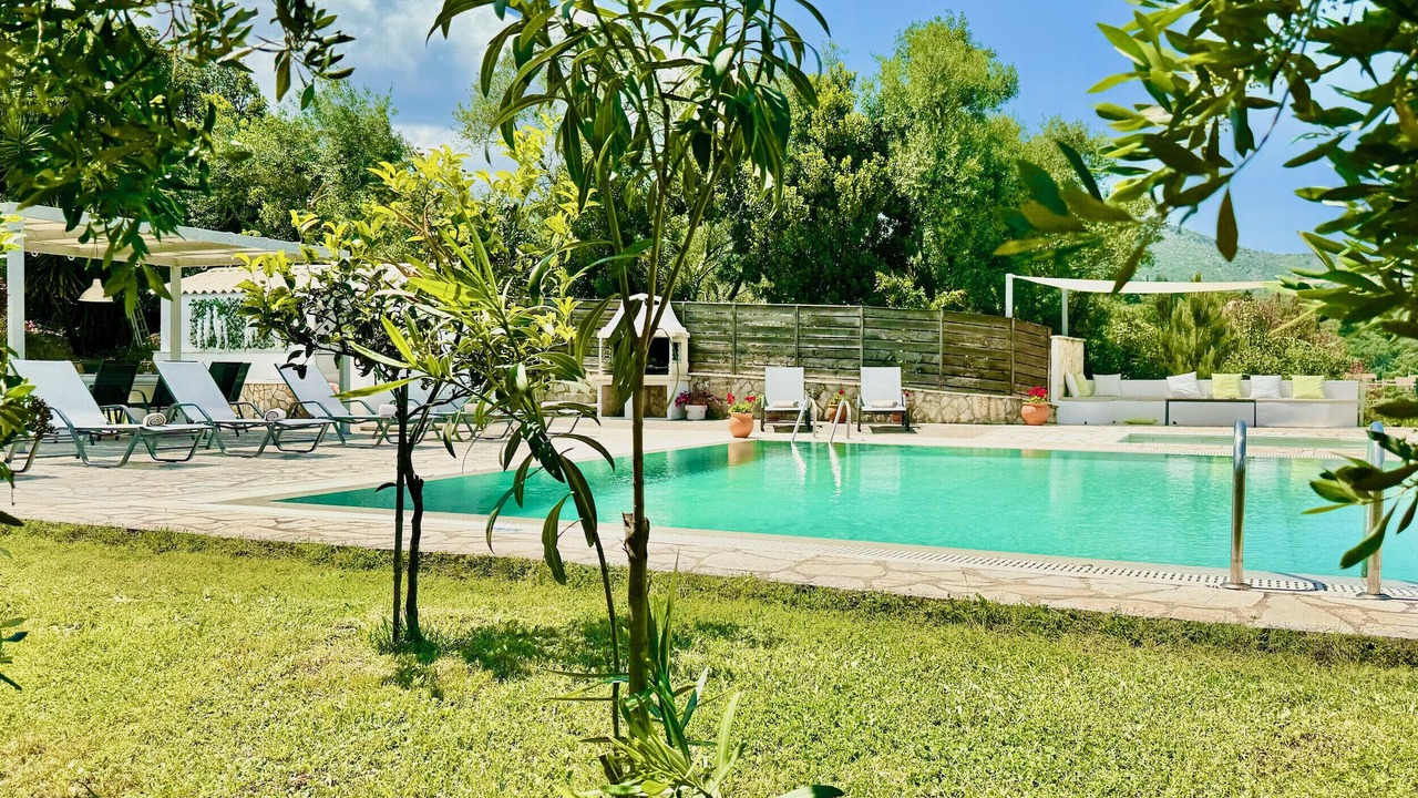 Photo of Outdoor in Petaleia