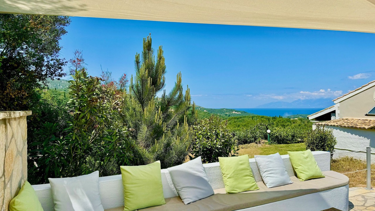 Photo of Outdoor in Petaleia