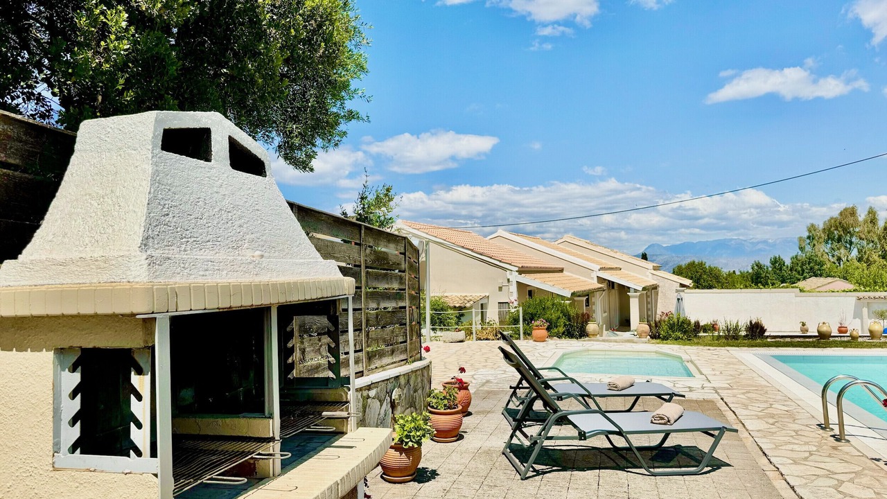 Photo of Outdoor in Petaleia