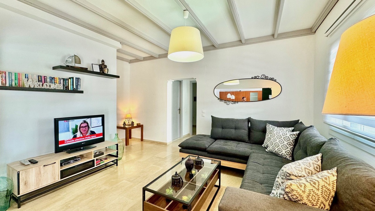 Photo of Livingroom in Petaleia