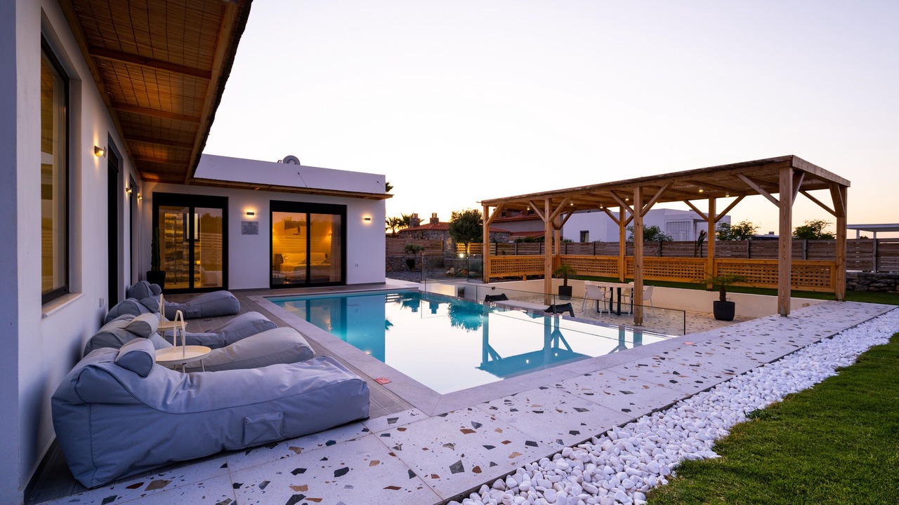 Photo of Outdoor in Analipsi