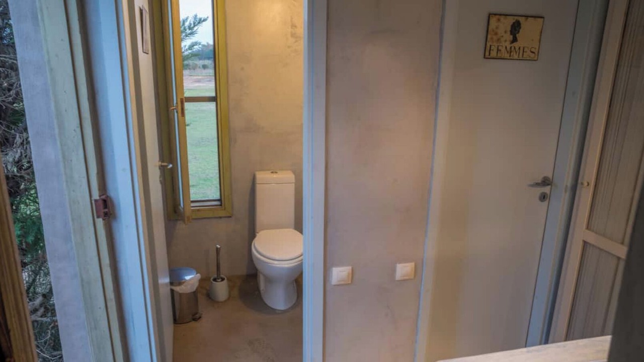Photo of Bathroom in Katakolo
