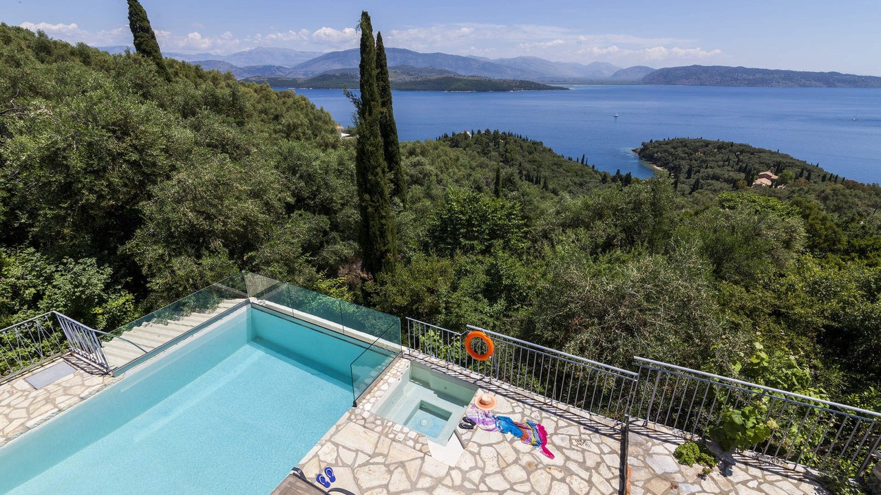 Photo of Outdoor in Petaleia
