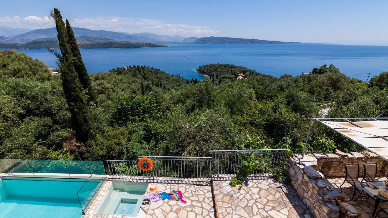 Photo of Outdoor in Petaleia