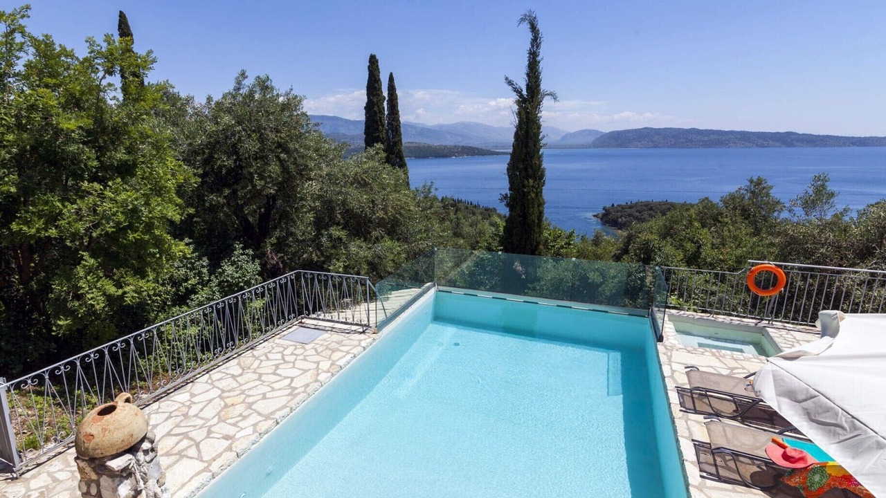 Photo of Outdoor in Petaleia