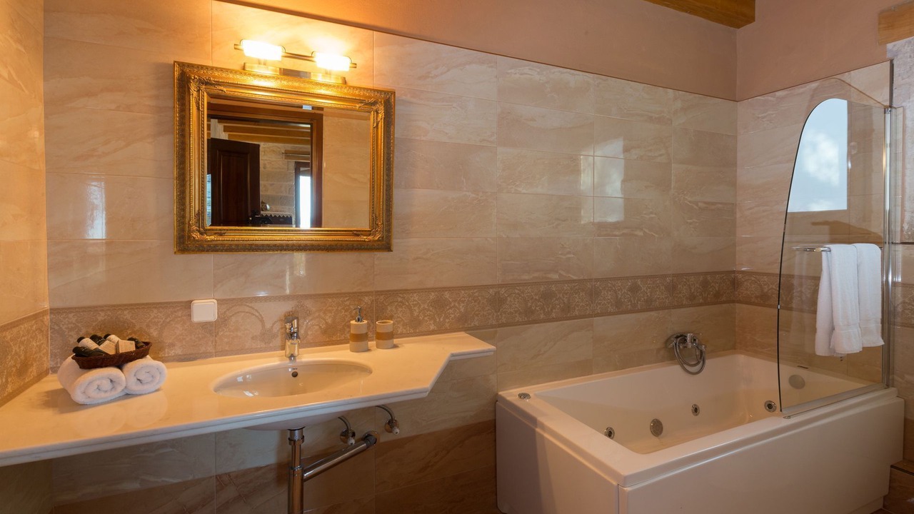 Photo of Bathroom in Vederi