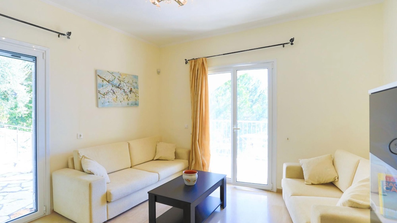 Photo of Livingroom in Petaleia