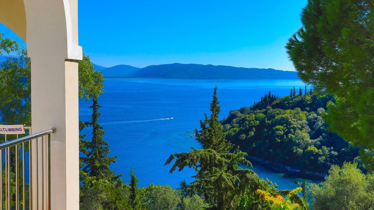 Photo of Outdoor in Petaleia