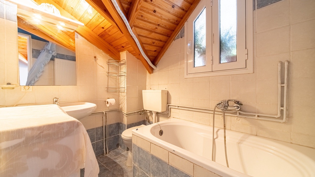 Photo of Bathroom in Vigla