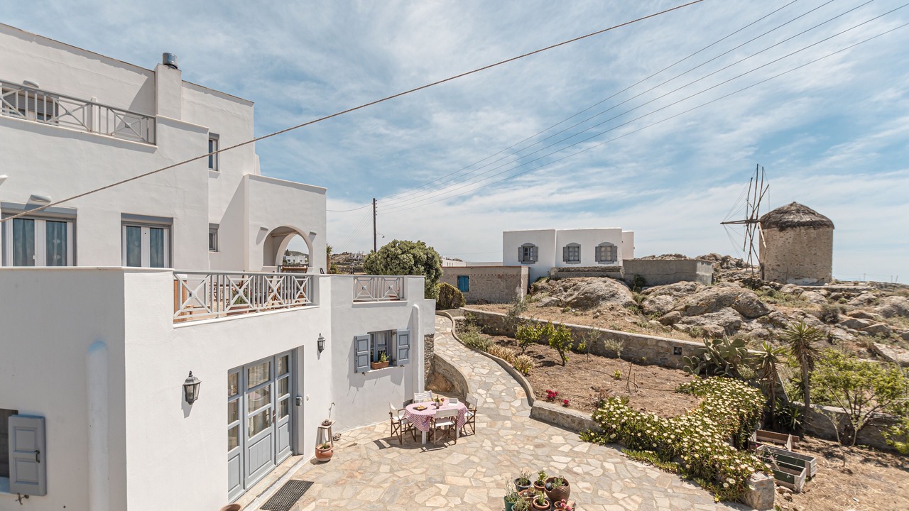 Photo of Outdoor in Glinado