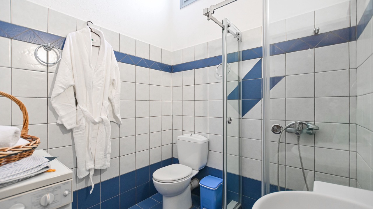 Photo of Bathroom in Glinado