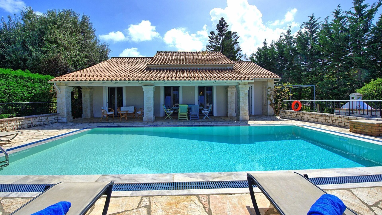 Photo of Outdoor in Petaleia