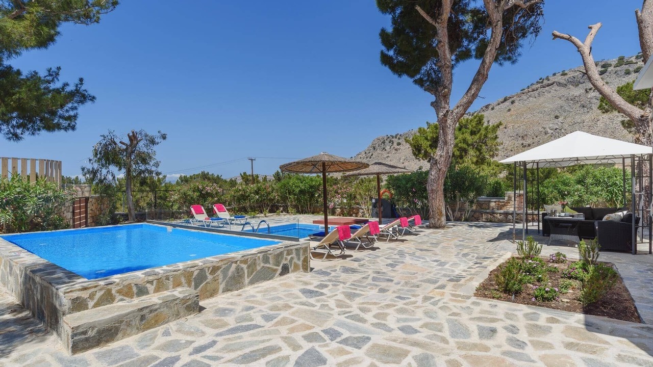 Photo of Others in Pefkos