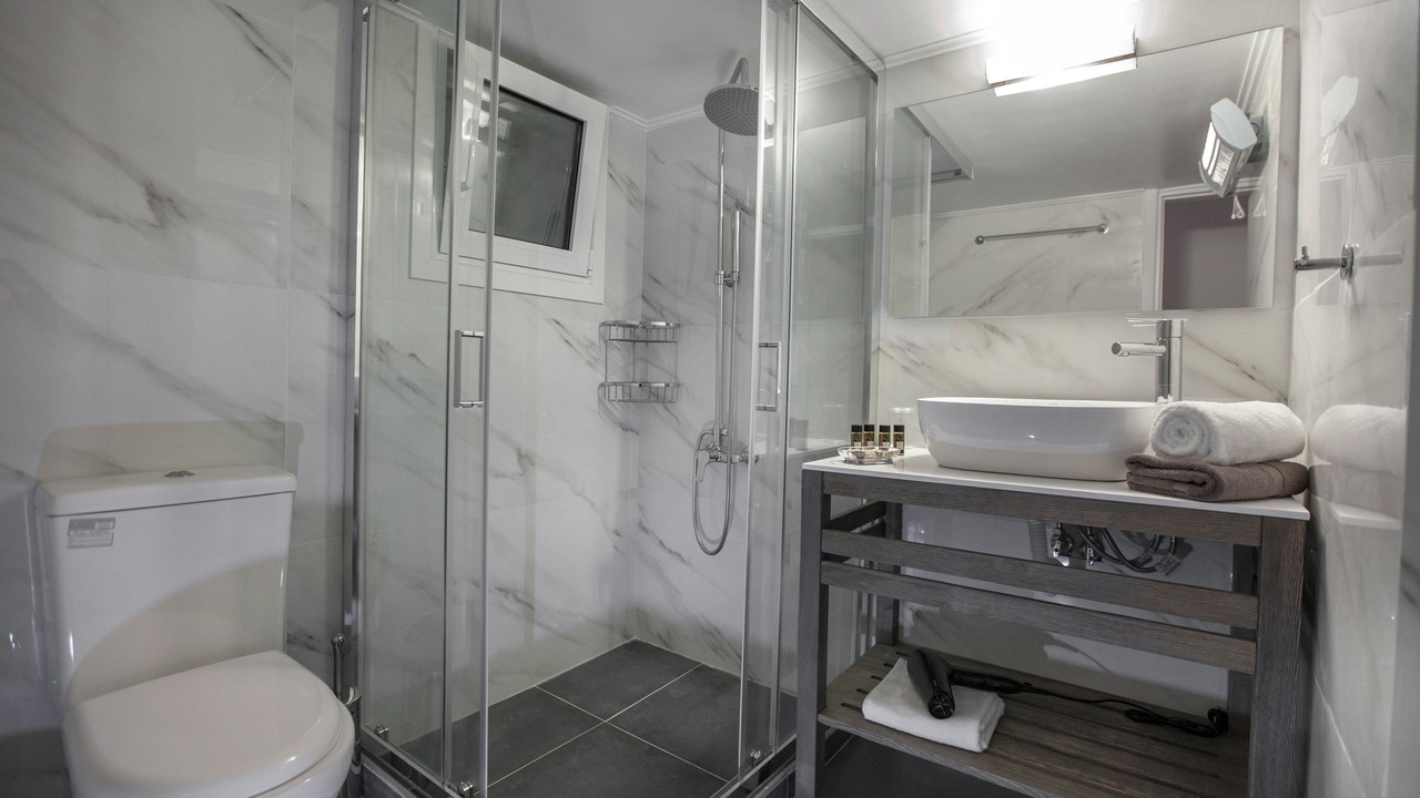 Photo of Bathroom in Koukaki