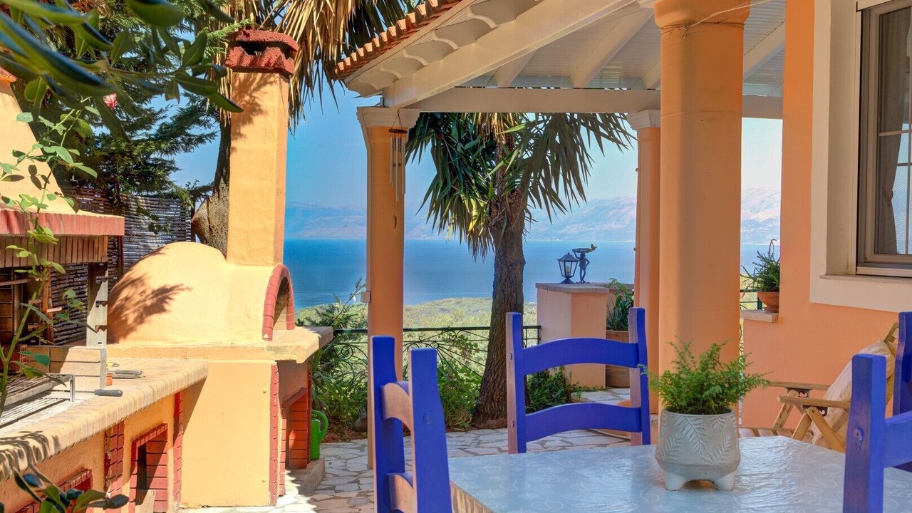 Photo of Outdoor in Petaleia