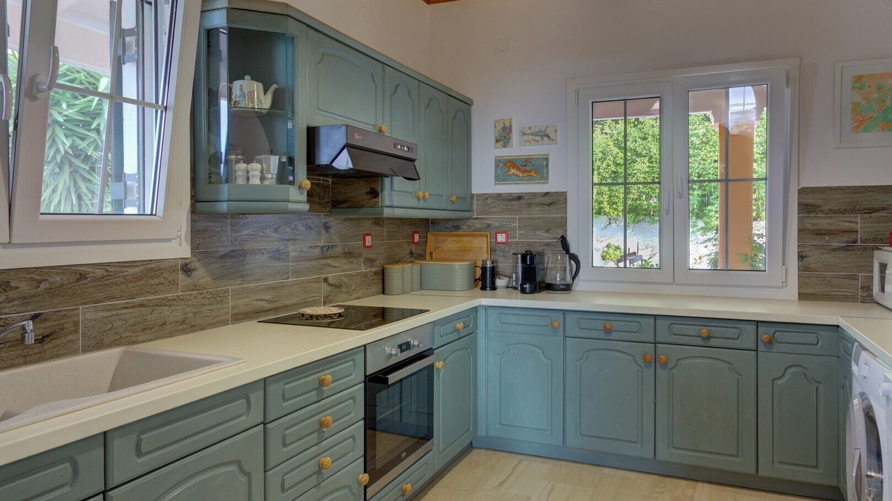 Photo of Kitchen in Petaleia