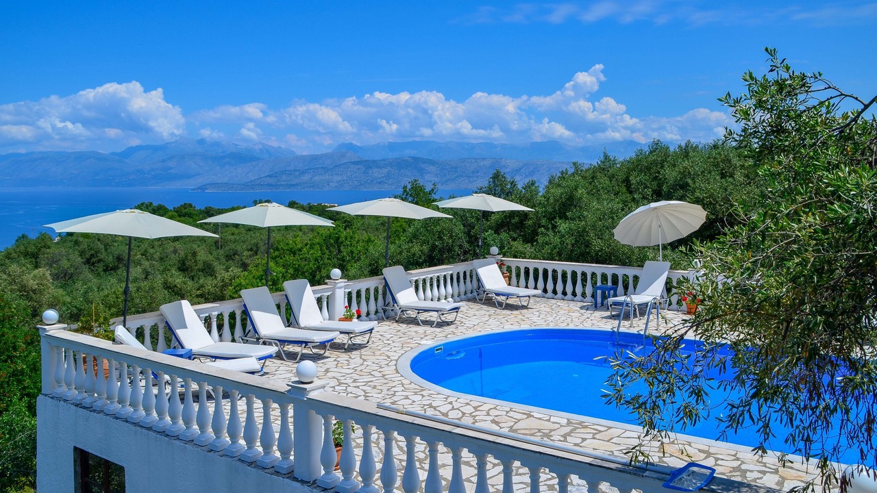 Photo of Outdoor in Petaleia