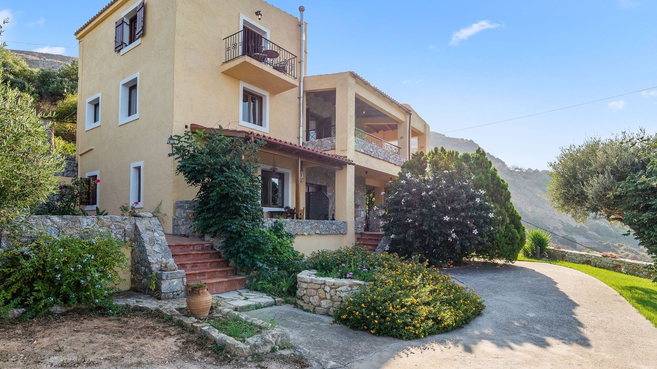 Photo of Outdoor in Kalamion