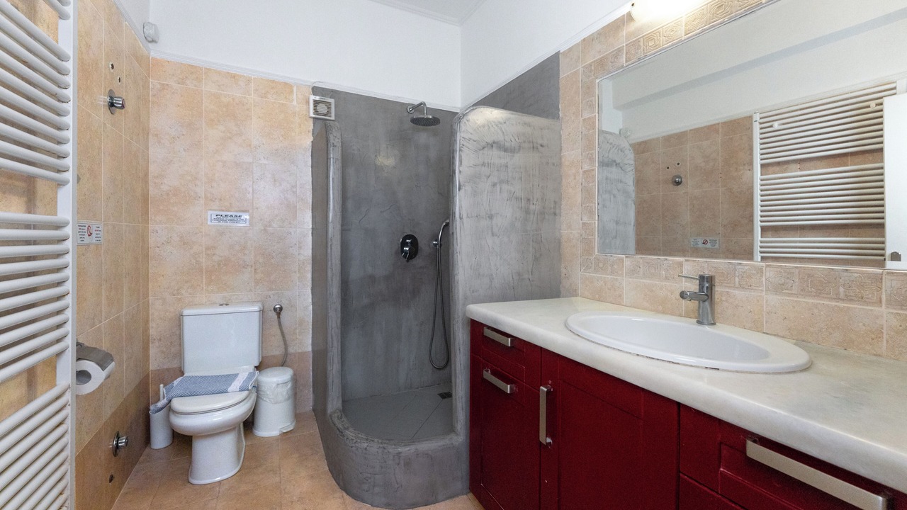 Photo of Bathroom in Perissa