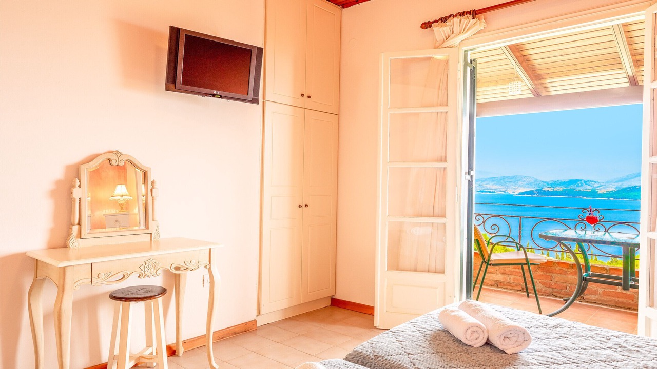 Photo of Bedroom in Petaleia