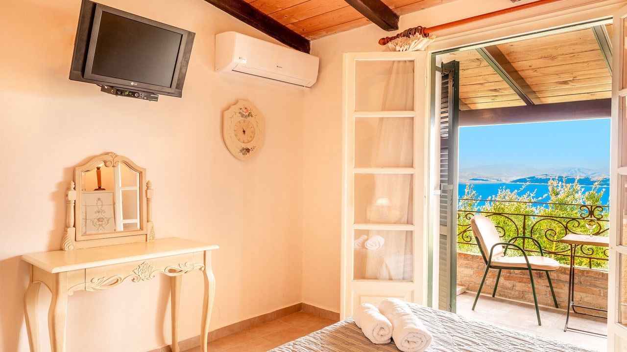 Photo of Bedroom in Petaleia