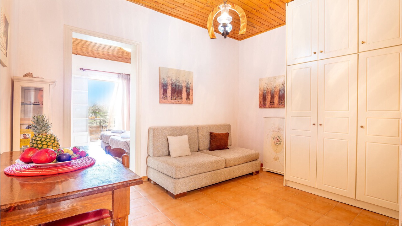 Photo of Livingroom in Petaleia