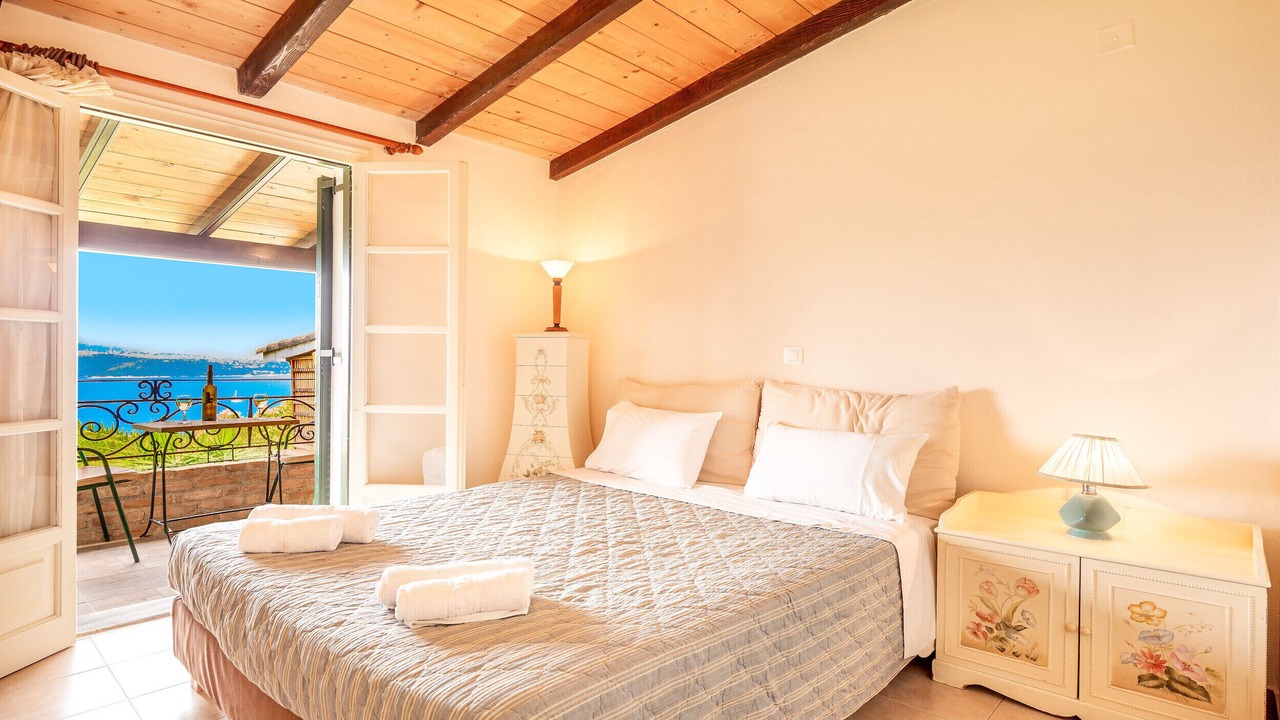 Photo of Bedroom in Petaleia