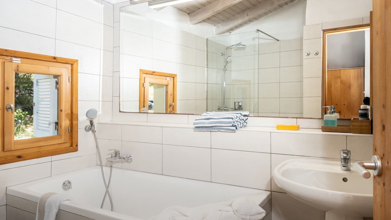 Photo of Bathroom in Elation