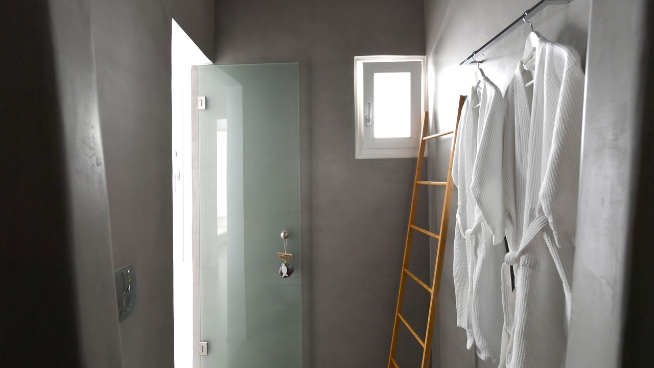 Photo of Bathroom in Fira