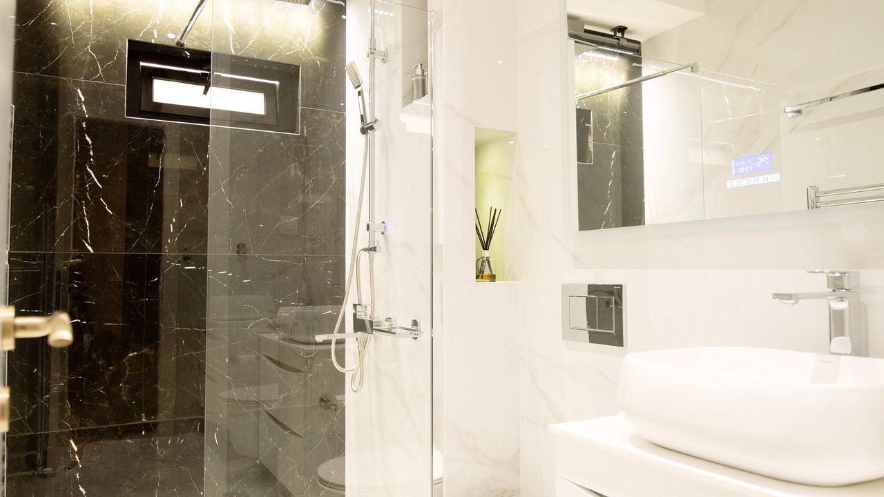 Photo of Bathroom in Alimos