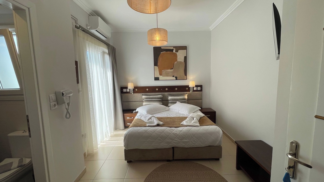 Photo of Bedroom in Adamas