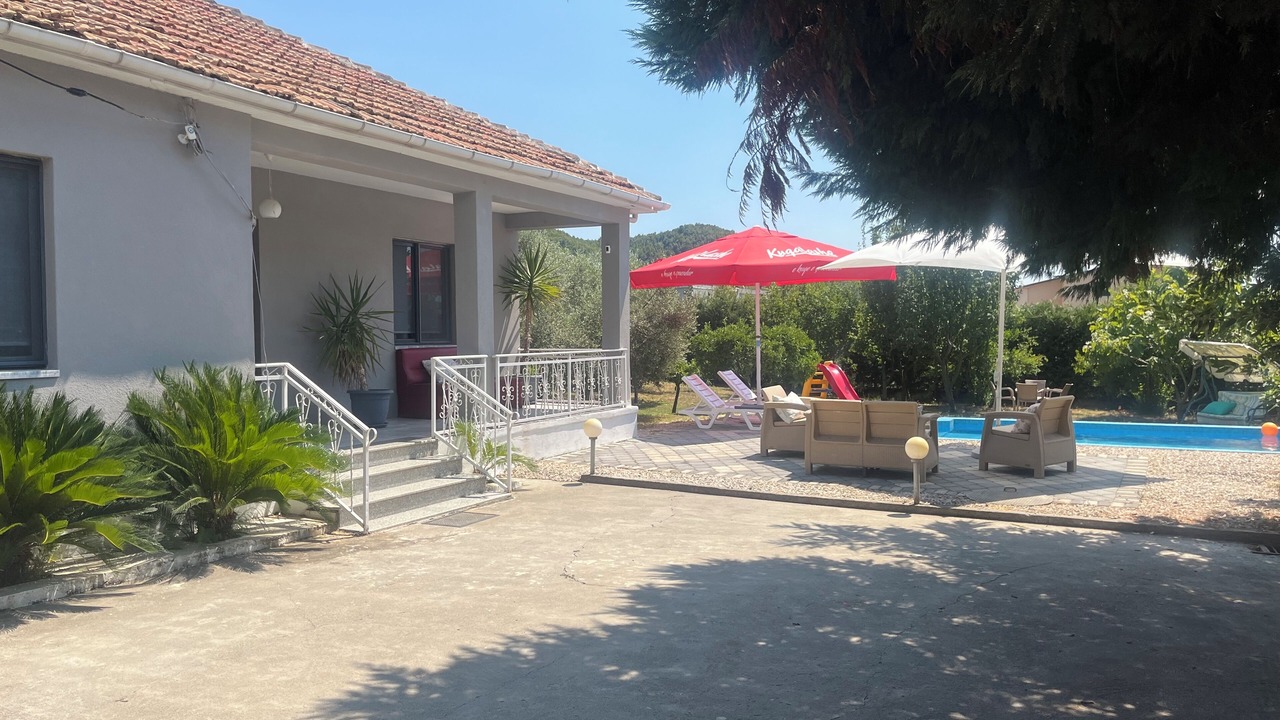 Photo of Patio Balcony in Rade