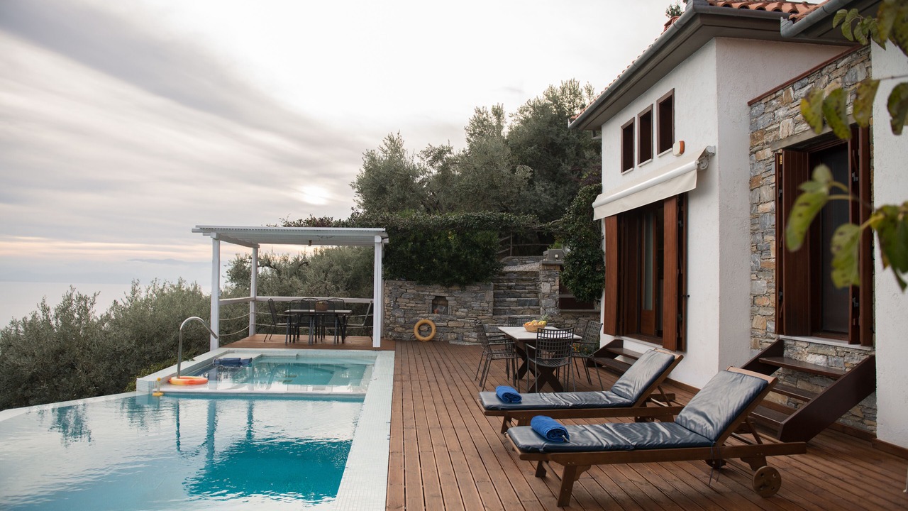 Photo of Outdoor in Pinakates