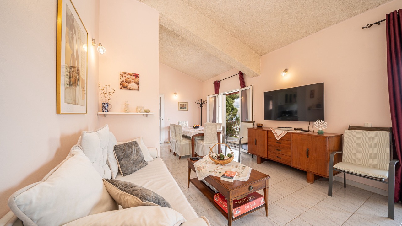 Photo of Livingroom in Paliki