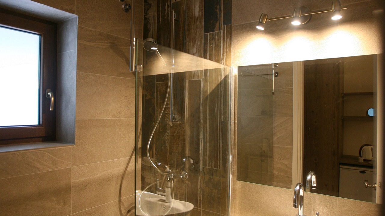 Photo of Bathroom in Ipsos