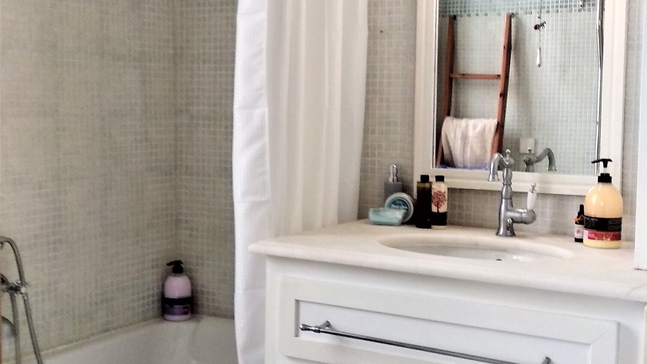 Photo of Bathroom in Ermoupoli