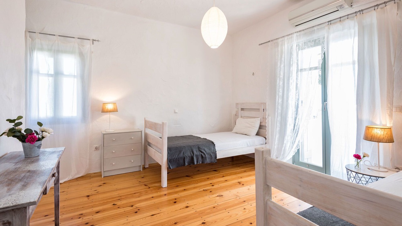 Photo of Bedroom in Drios