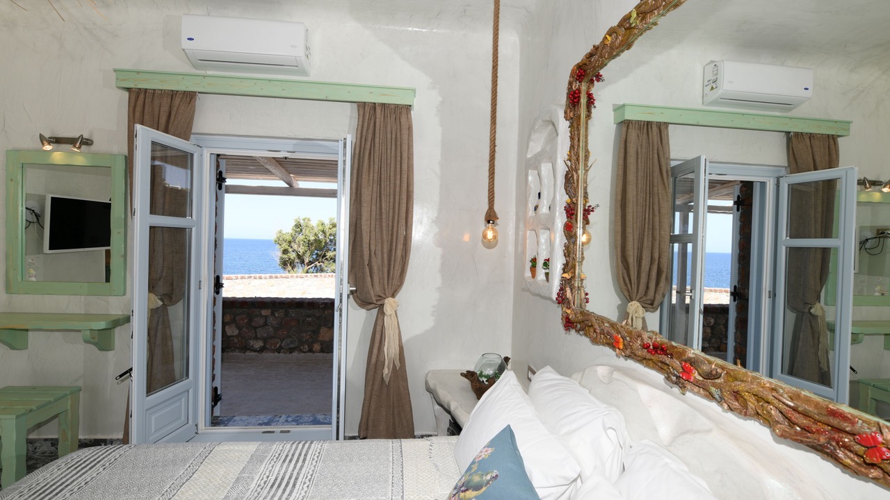 Photo of Bedroom in Imerovigli