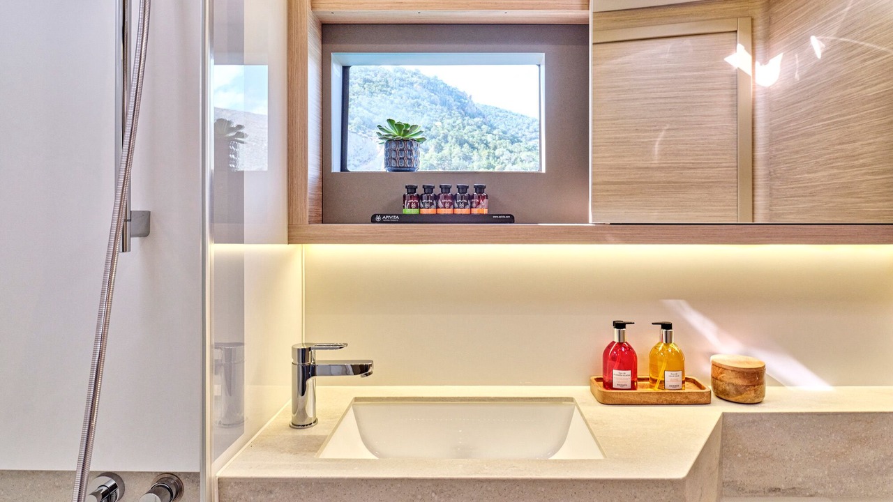 Photo of Bathroom in Alimos