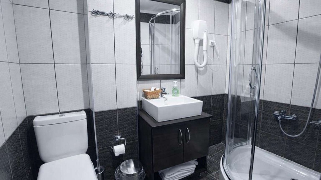 Photo of Bathroom in Menidion