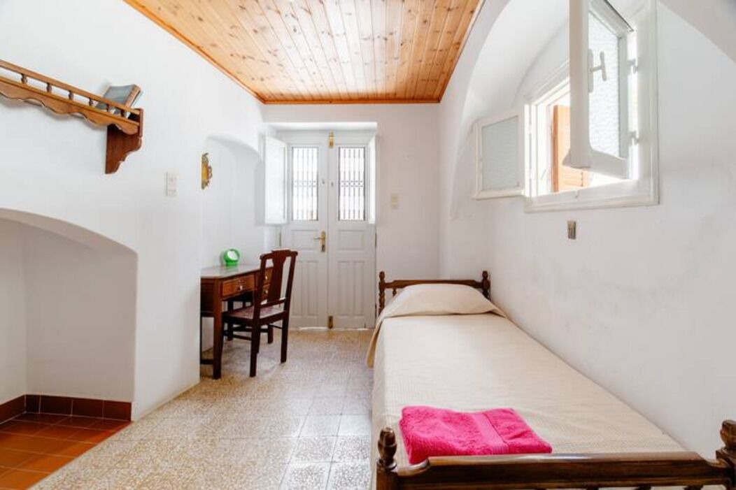 Photo of Bedroom in Aperathos
