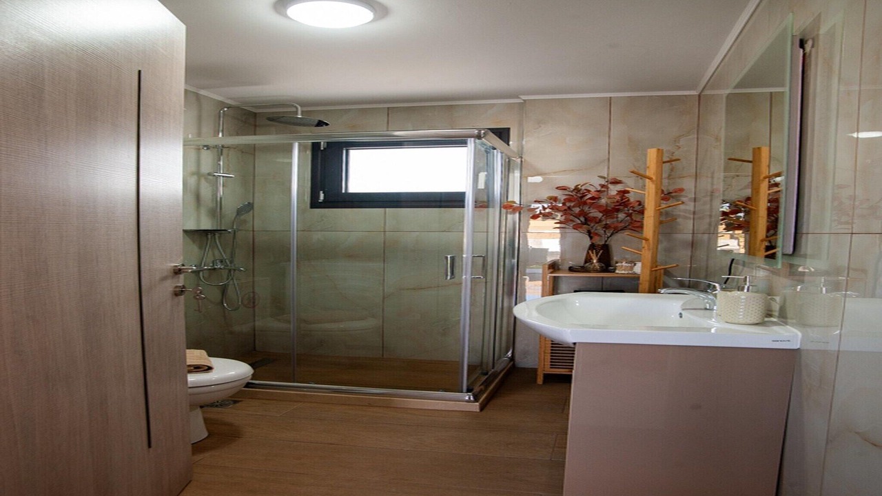 Photo of Bathroom in Gouvai