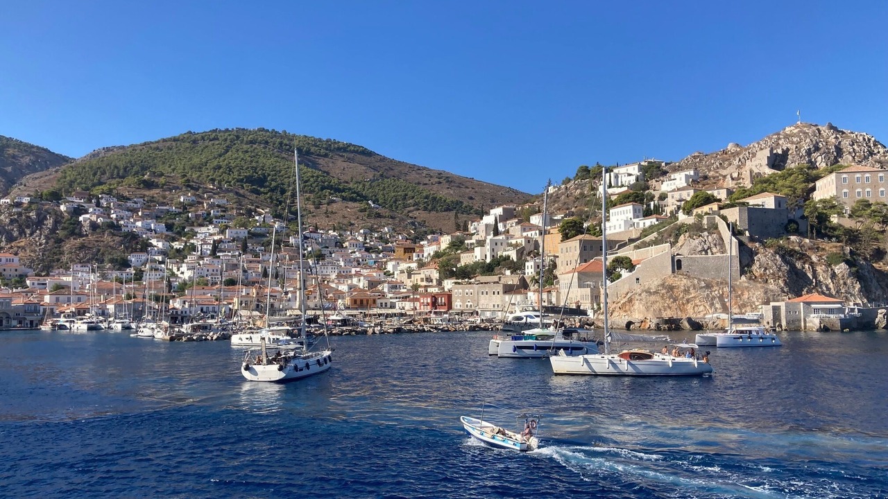 Photo of Others in Hydra