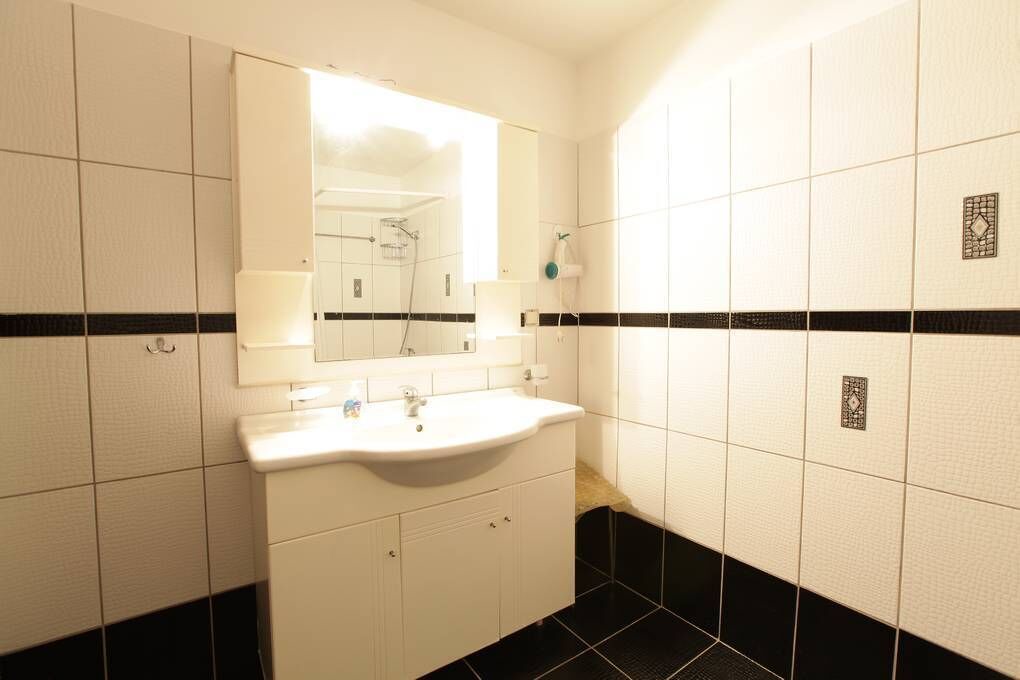 Photo of Bathroom in Aliverion