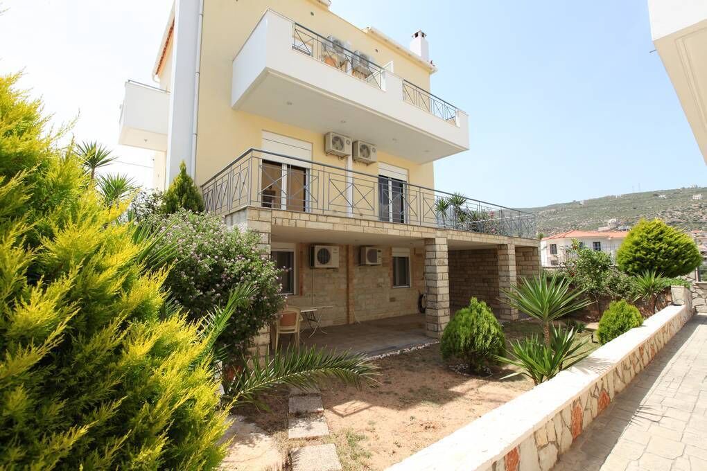 Photo of Outdoor in Aliverion