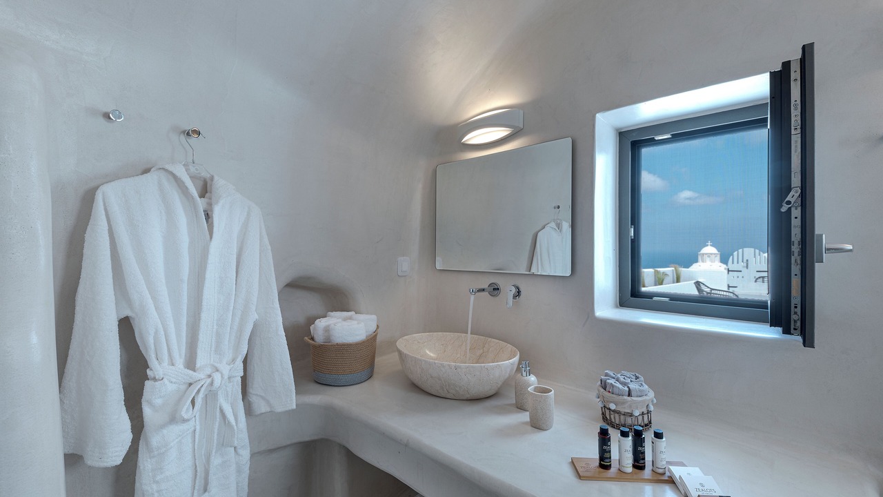Photo of Bathroom in Fira