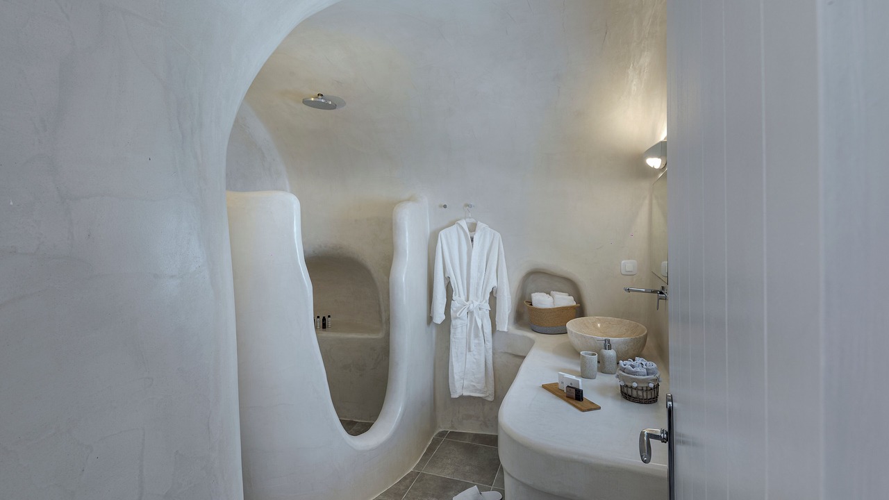 Photo of Bathroom in Fira